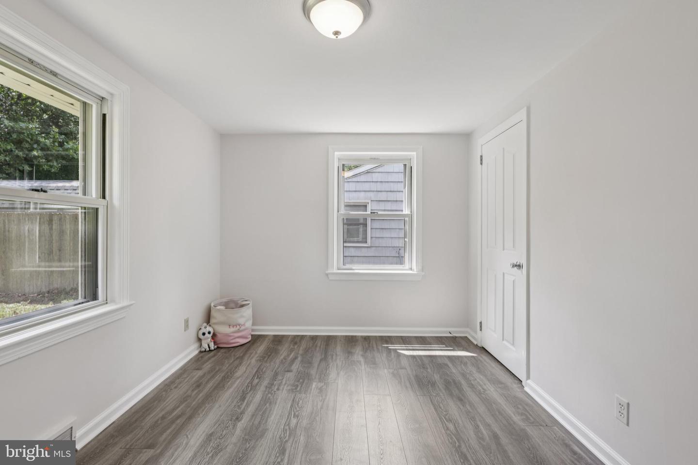 35 Wallace Rd