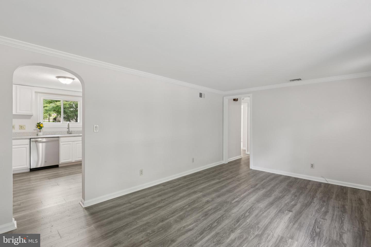 35 Wallace Rd