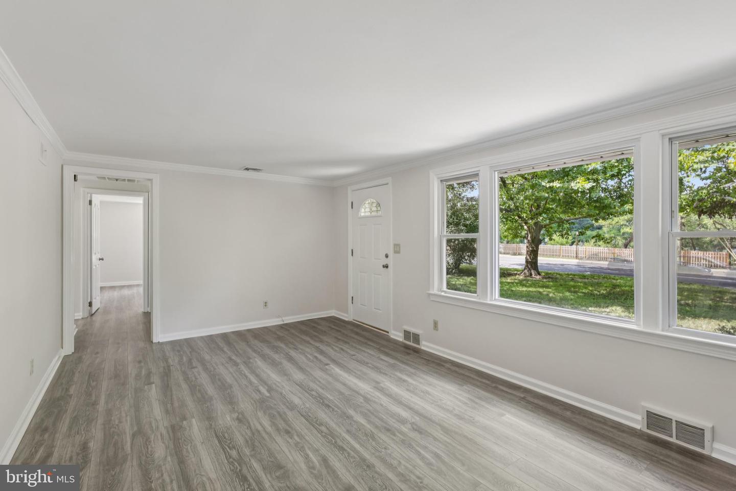 35 Wallace Rd
