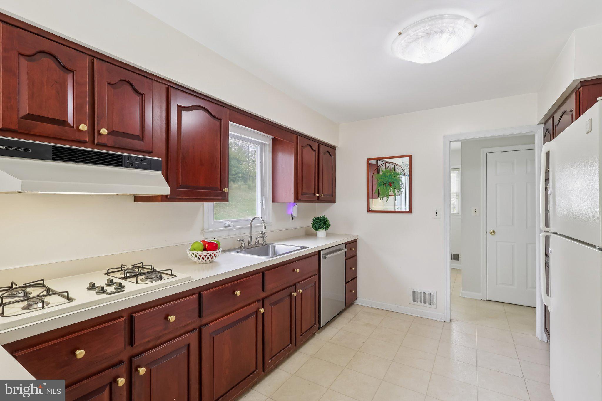 15 TINA DRIVE