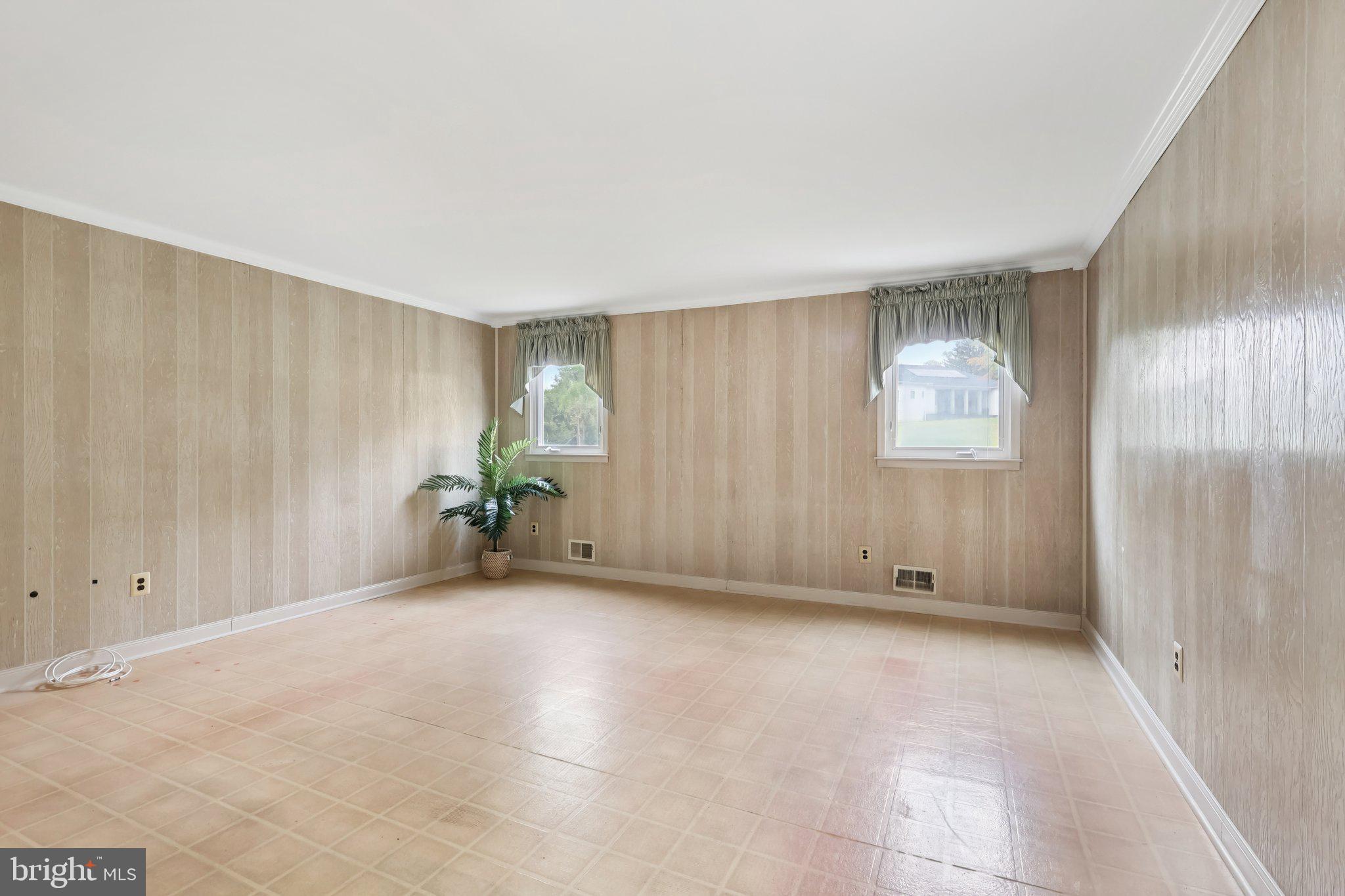 15 TINA DRIVE