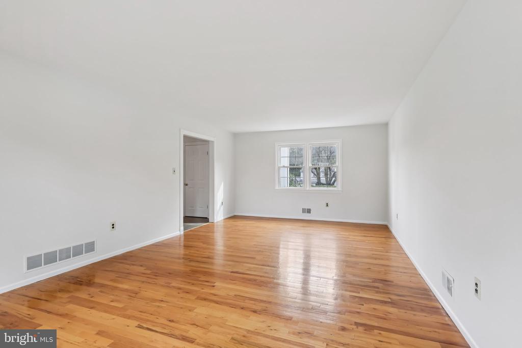 15 TINA DRIVE