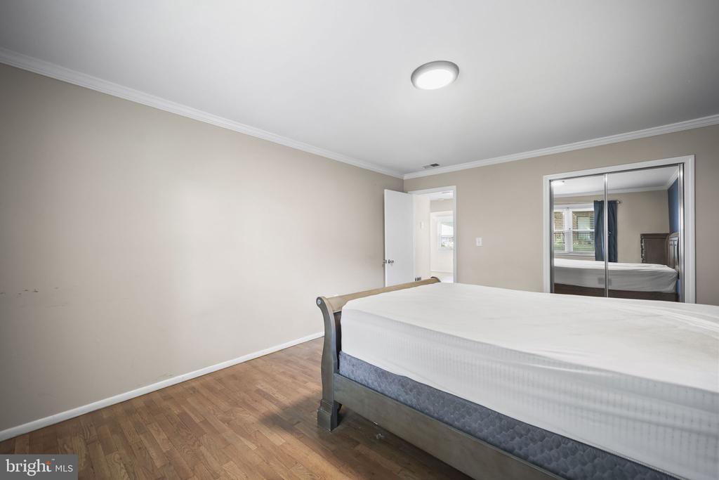 807 SILVER COURT
