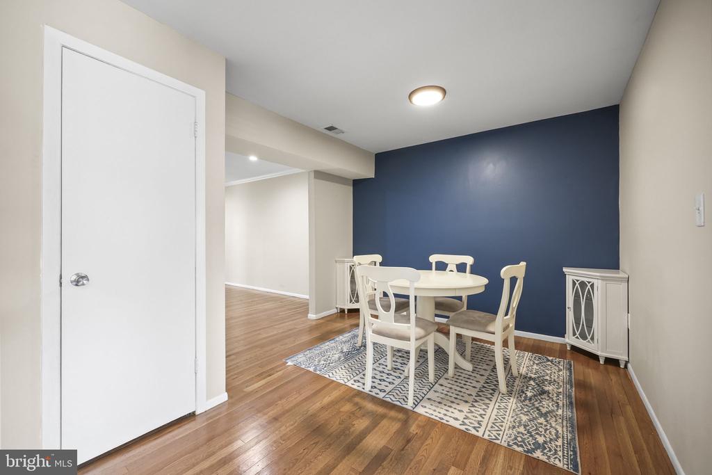 807 SILVER COURT