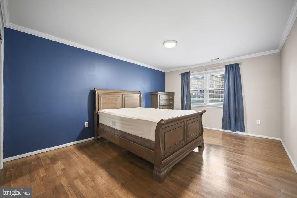 807 SILVER COURT