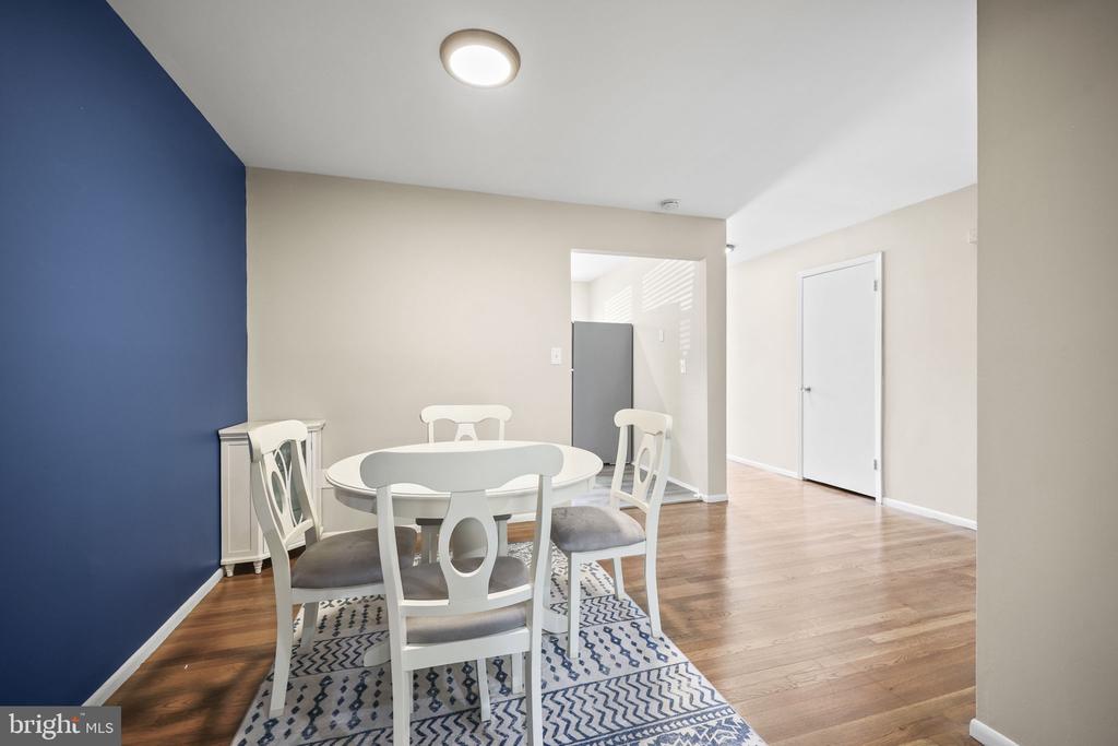 807 SILVER COURT