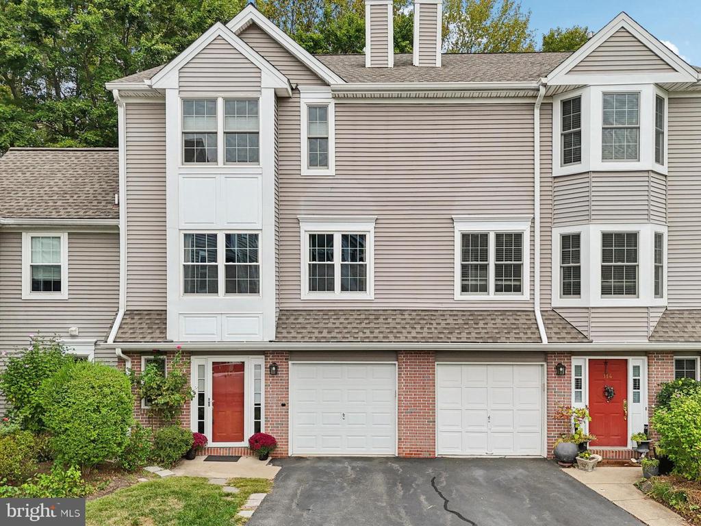 113 N BARROW PLACE