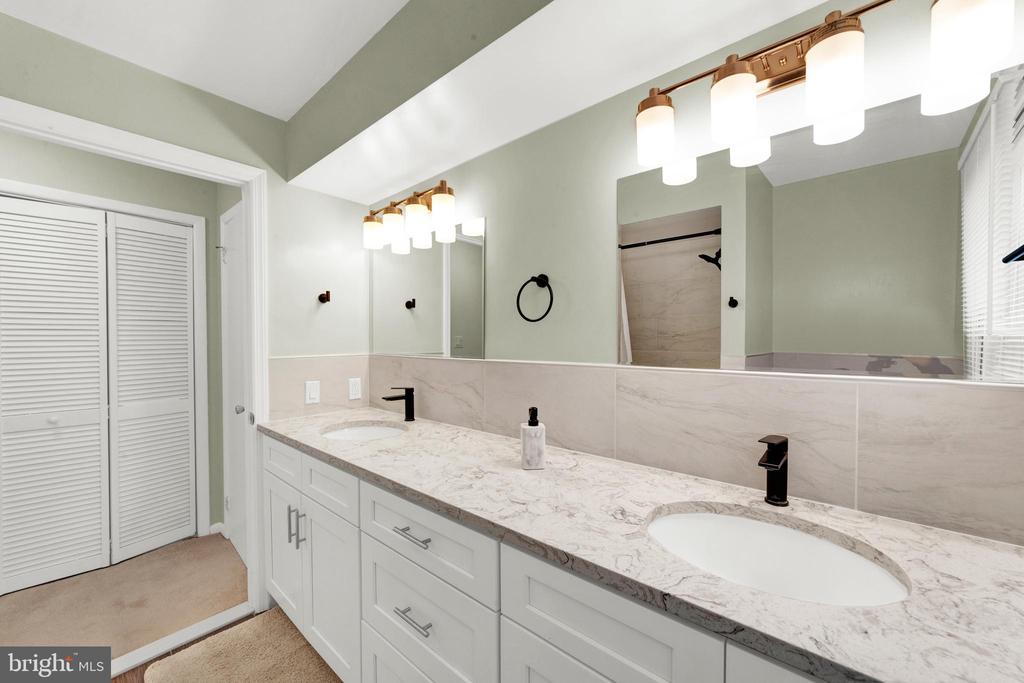 206 SALEM COURT 6