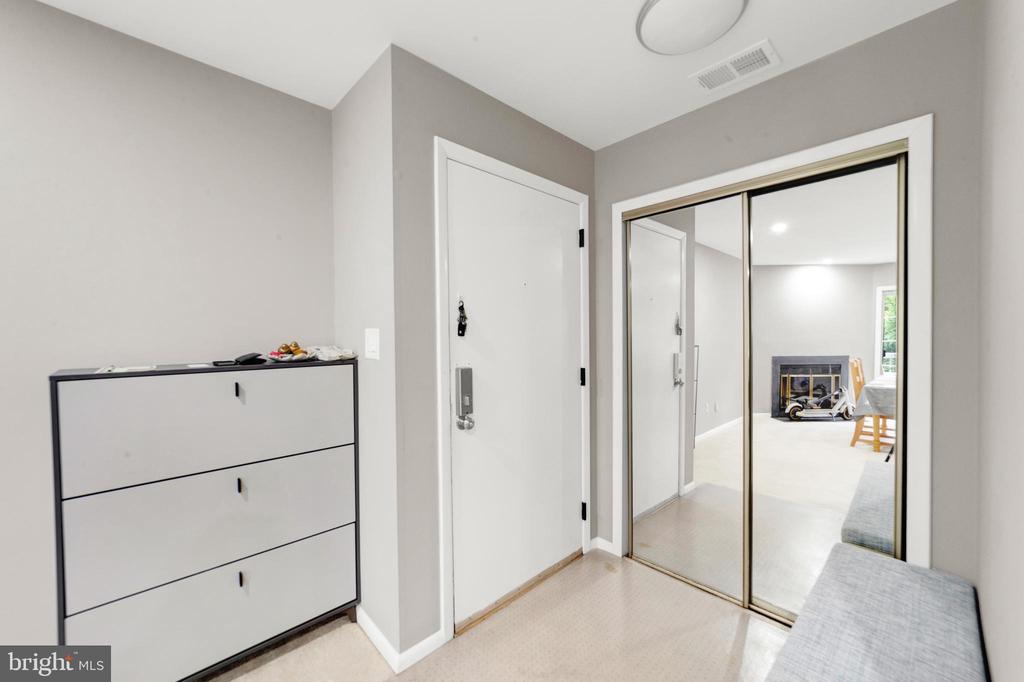 206 SALEM COURT 6