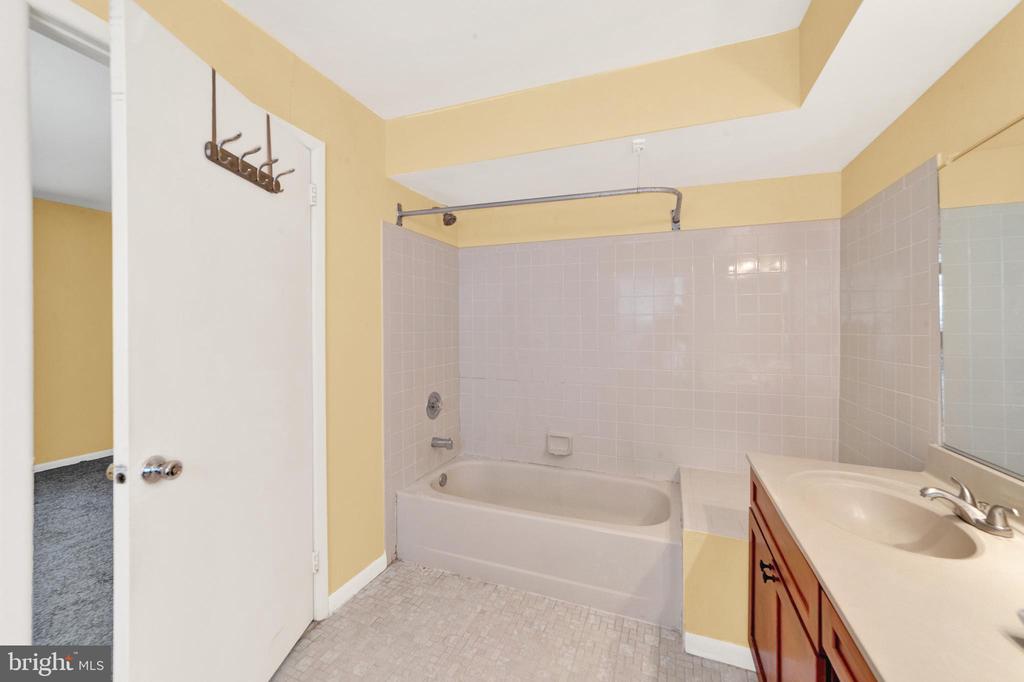 115 CASCADE COURT 4
