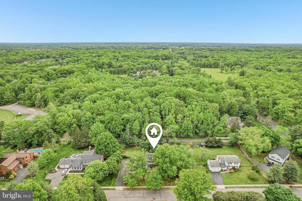 6 INDIAN RUN ROAD
