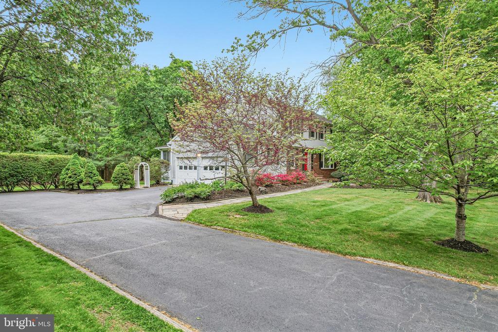 6 INDIAN RUN ROAD