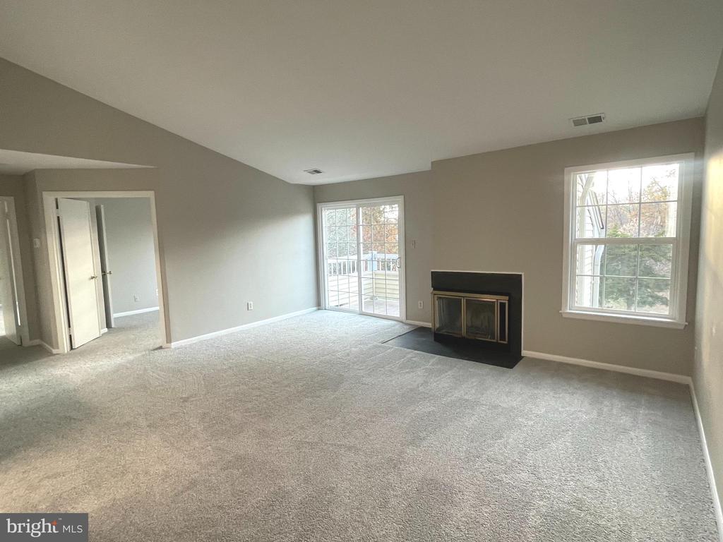 205 SALEM COURT Unit: 10