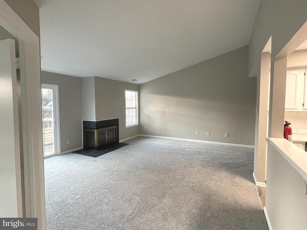 205 SALEM COURT Unit: 10