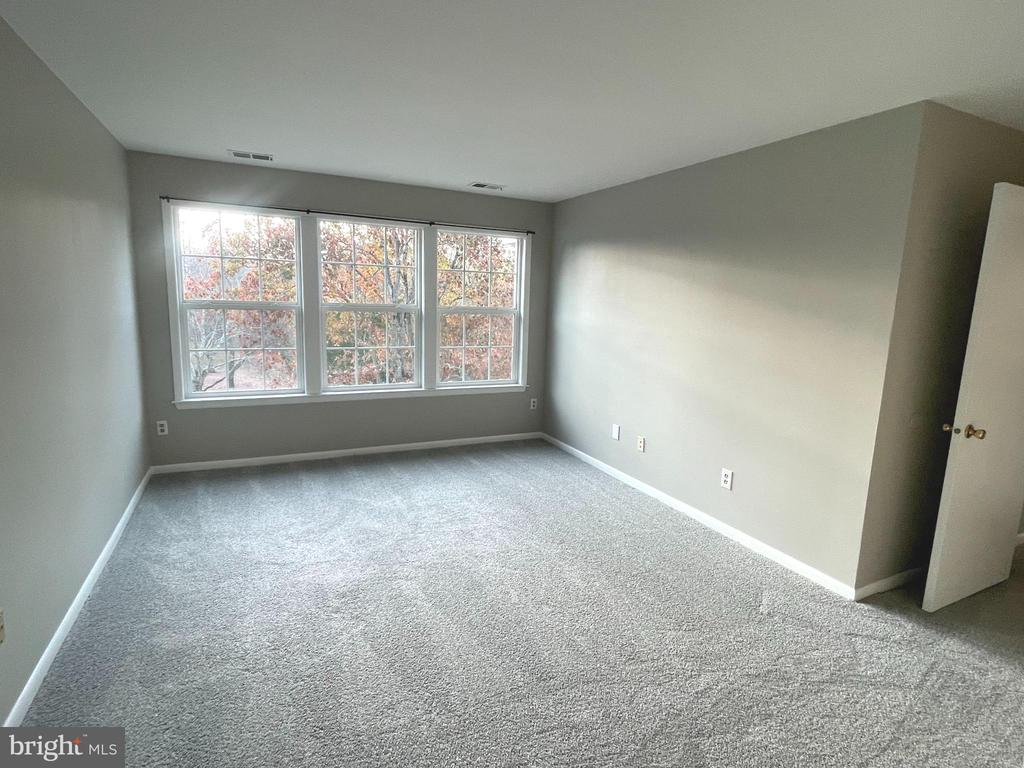 205 SALEM COURT Unit: 10
