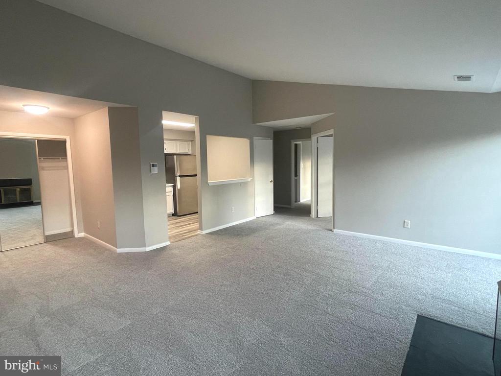 205 SALEM COURT Unit: 10