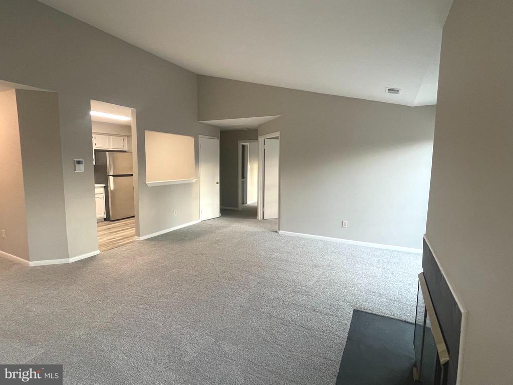 205 SALEM COURT Unit: 10
