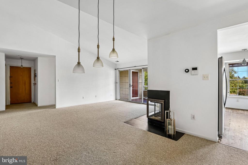 109 DELAMERE DRIVE Unit: 9