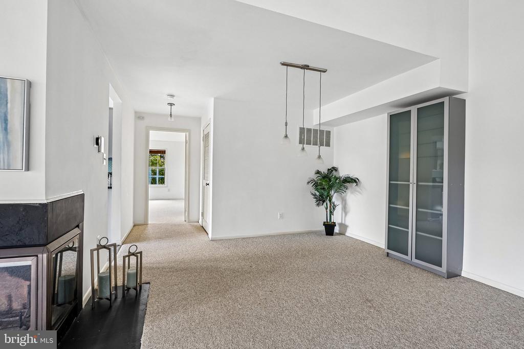 109 DELAMERE DRIVE Unit: 9