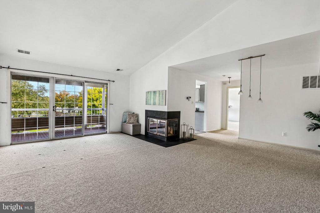 109 DELAMERE DRIVE Unit: 9