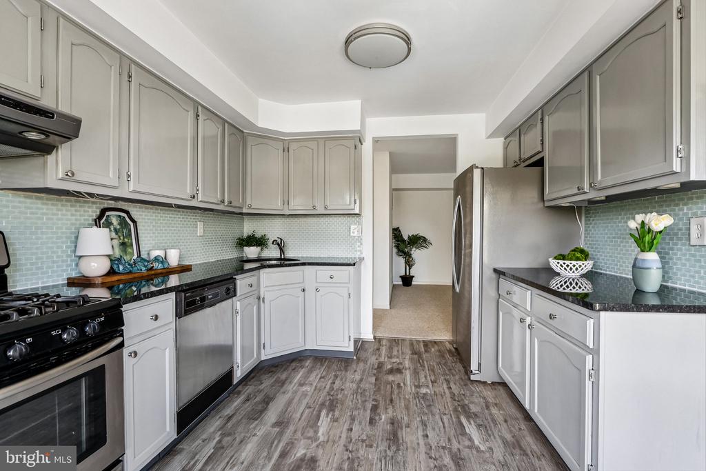 109 DELAMERE DRIVE Unit: 9