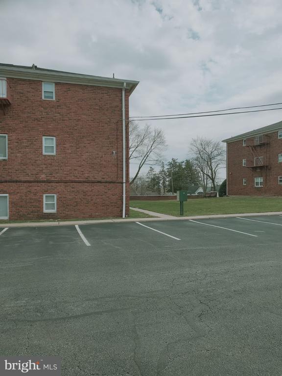 199 N BEVERWYCK RD #C9