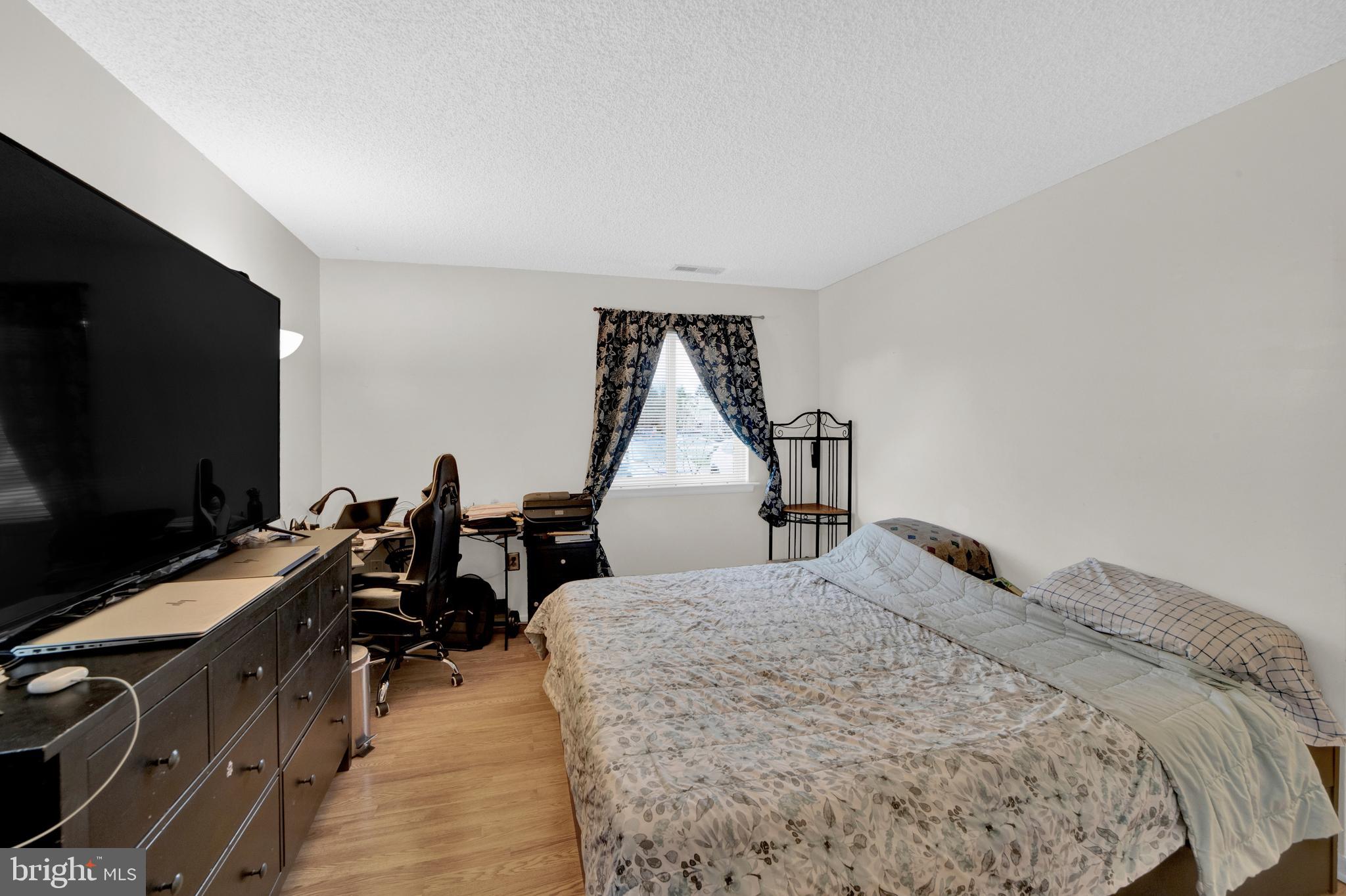 8017 Tamarron Dr