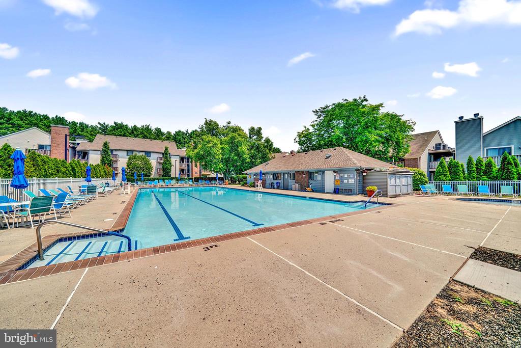601 RAVENS CREST DRIVE