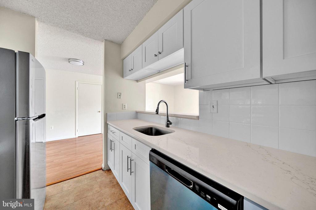 601 RAVENS CREST DRIVE