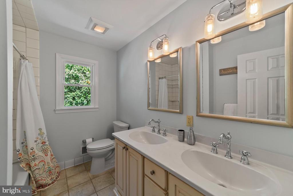 64 Catskill Ct