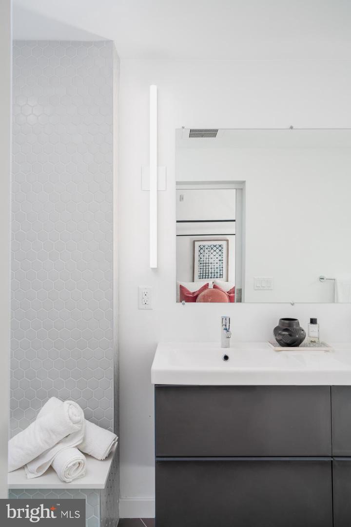 1501 N 31ST STREET Unit: 213