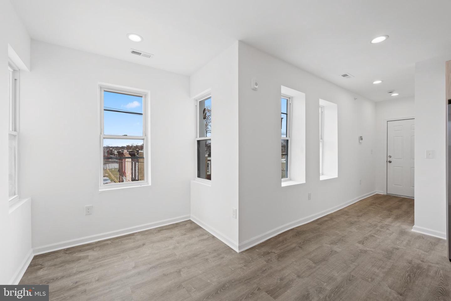 2553 W Harold Street Unit: 1