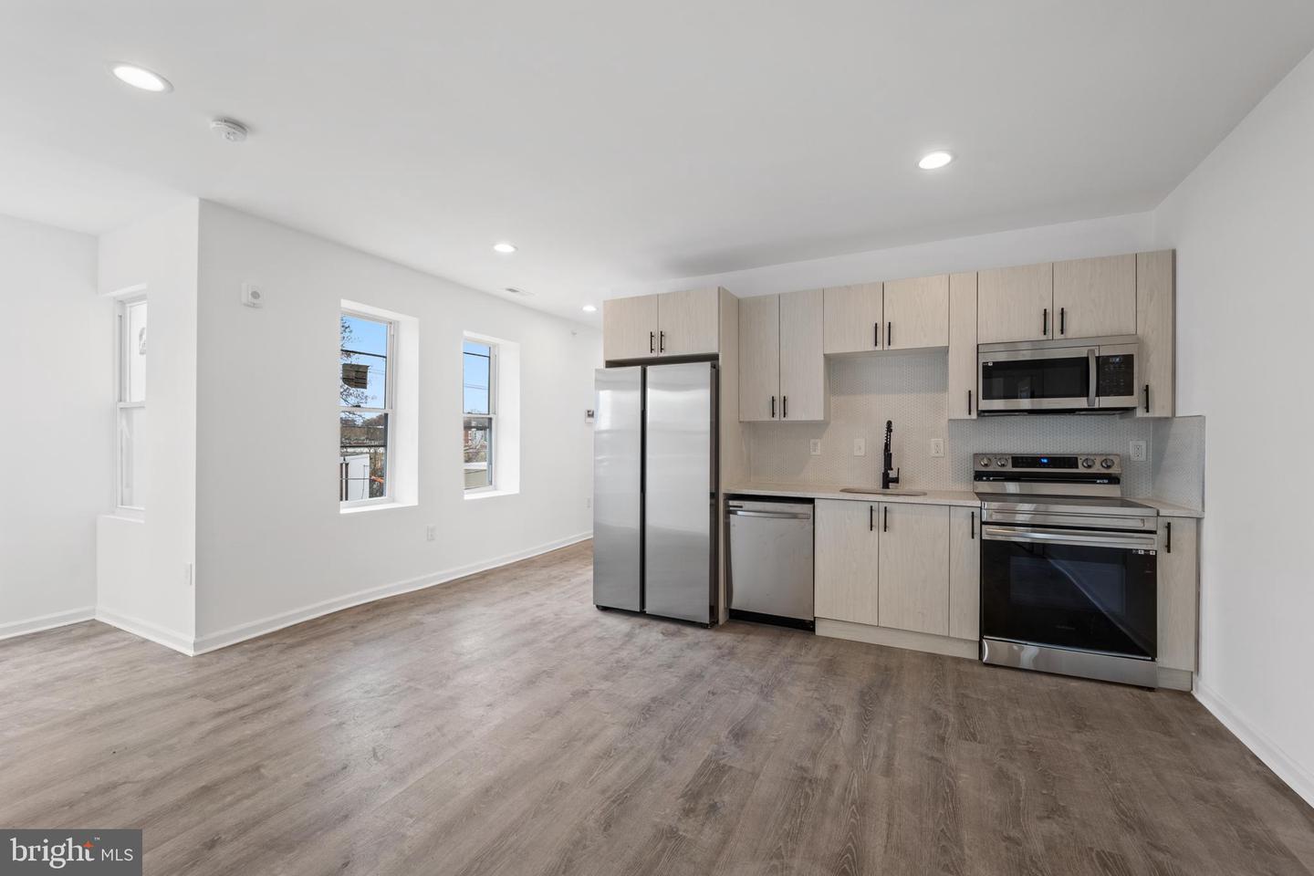 2553 W Harold Street Unit: 1