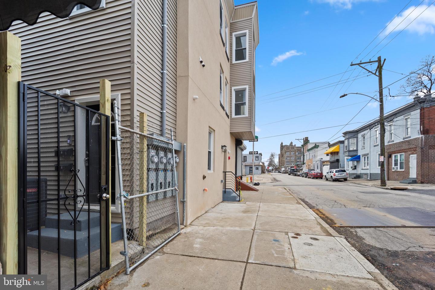 2553 W Harold Street Unit: 2