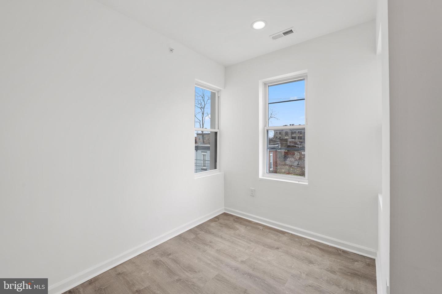 2553 W Harold Street Unit: 2