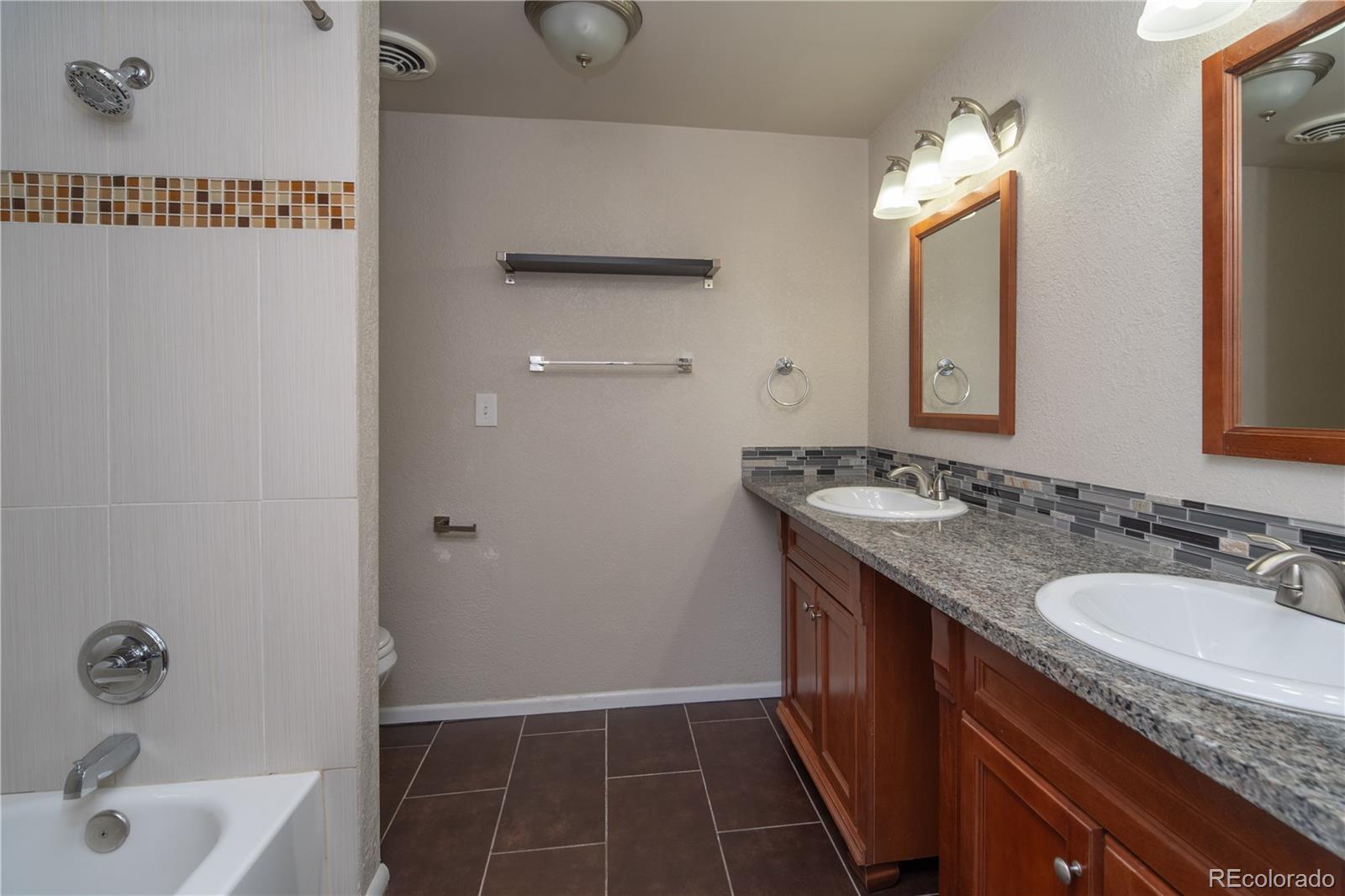2605 Crabapple Court