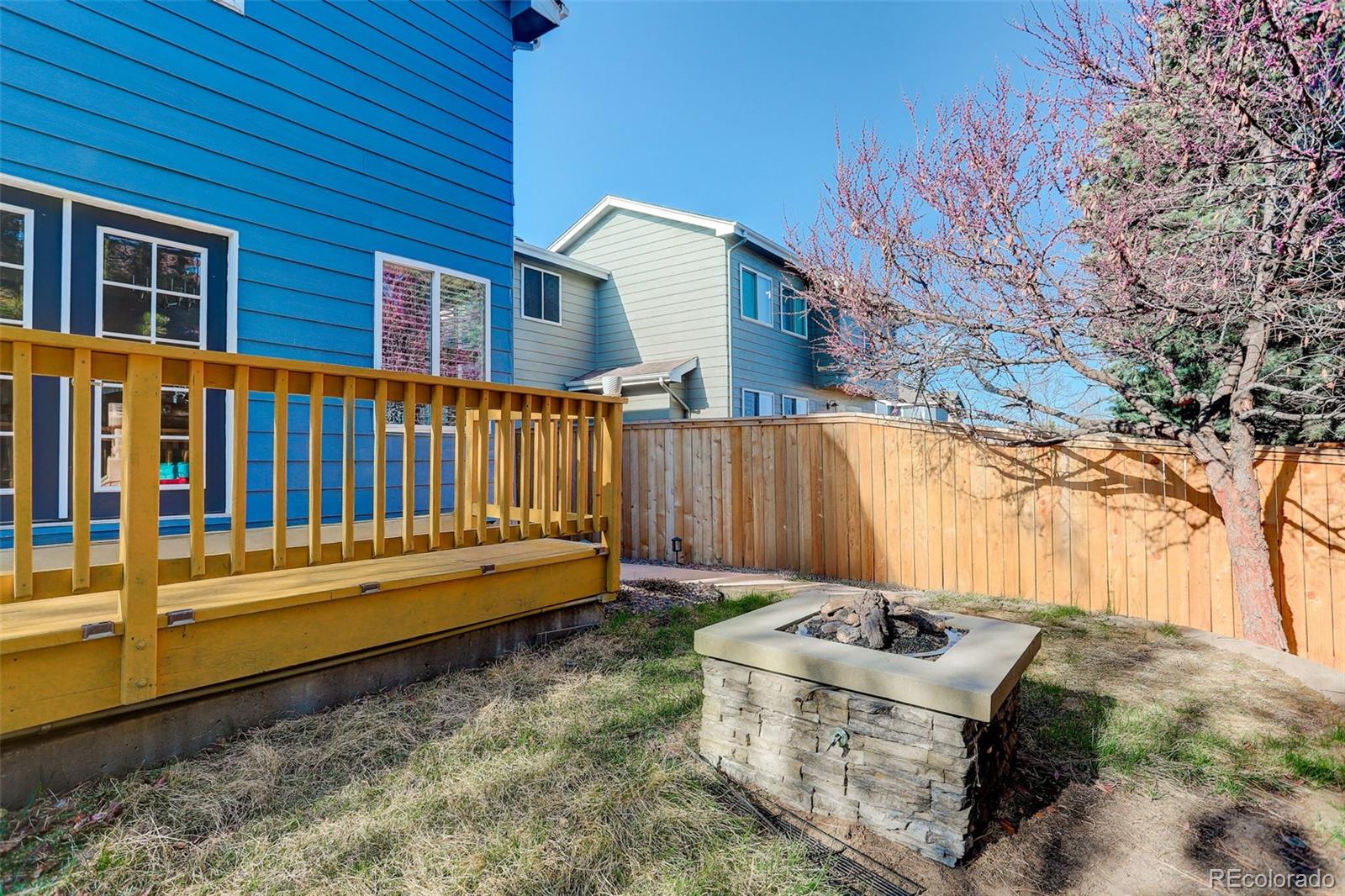 10081 Blackbird Circle