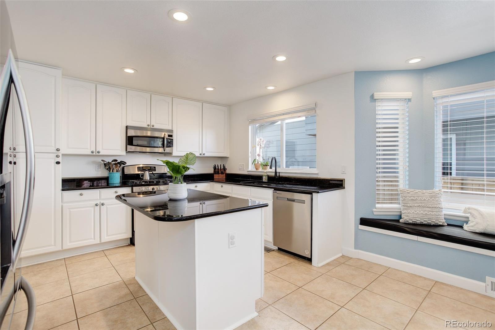 10081 Blackbird Circle
