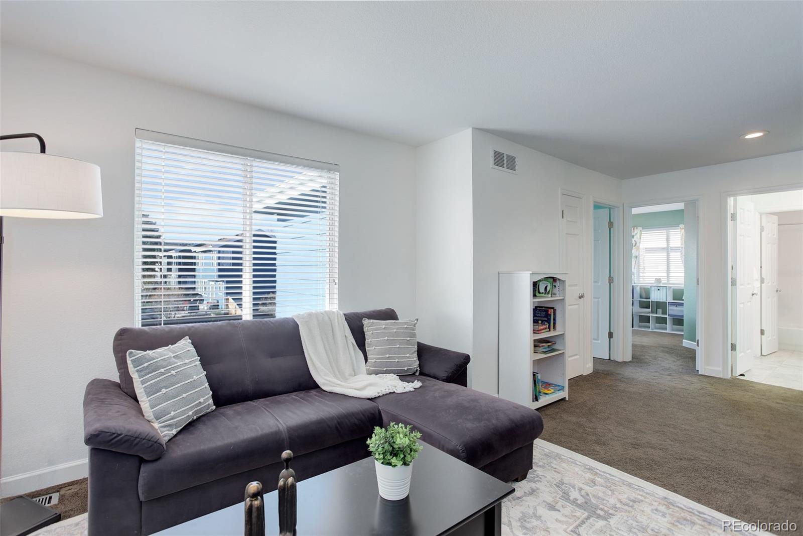 10081 Blackbird Circle