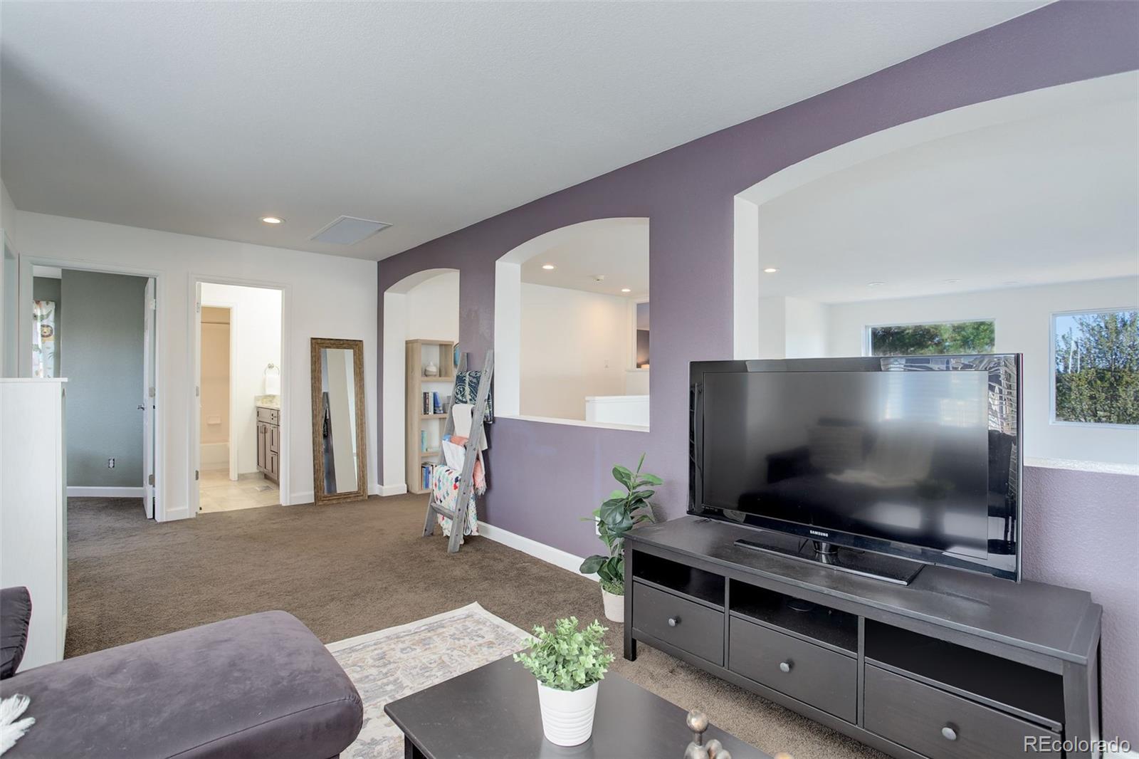 10081 Blackbird Circle
