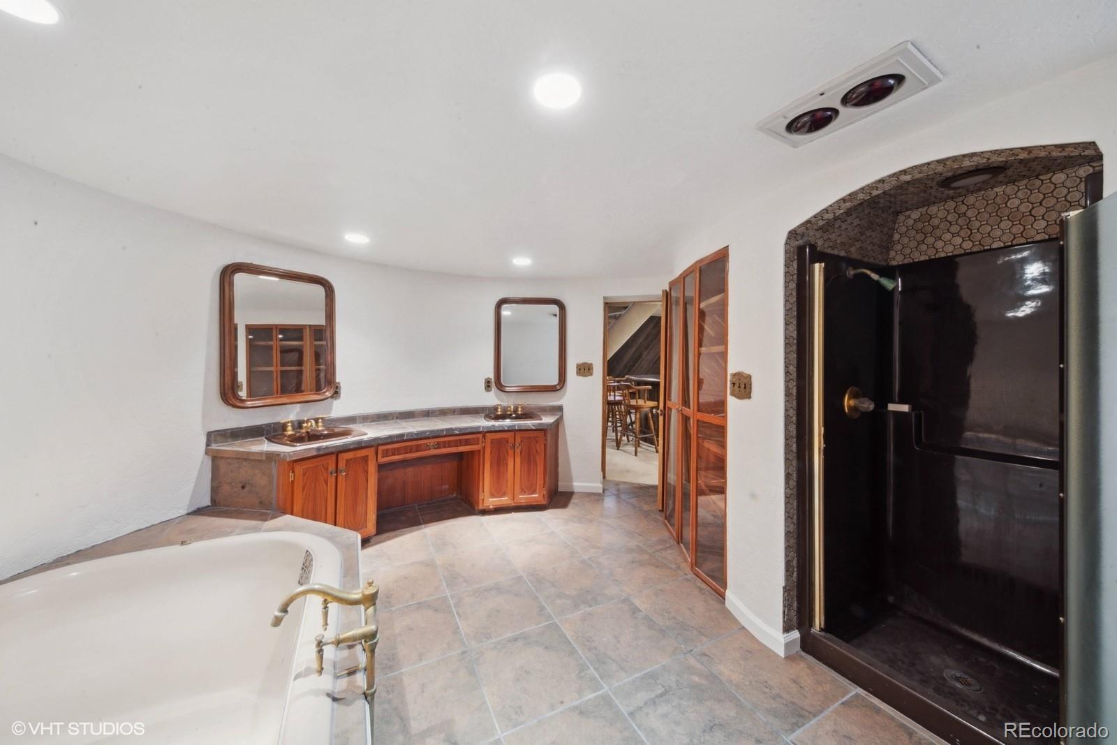 22081 Paradise Circle