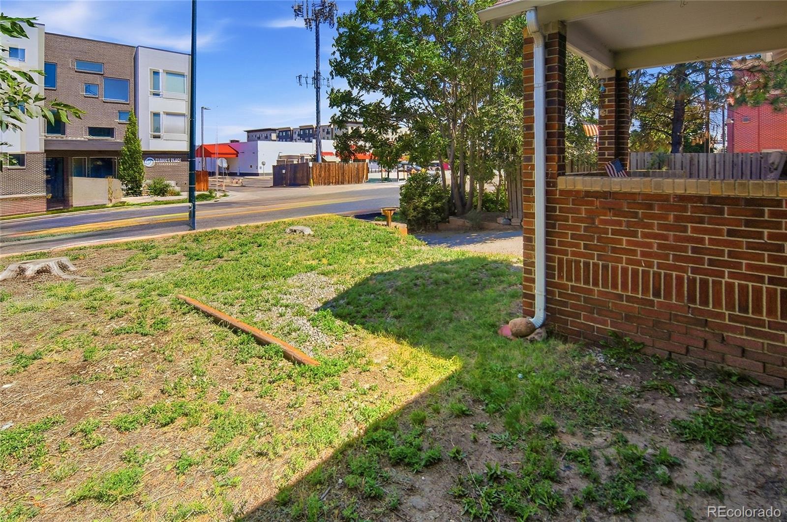 1545-55 N Sheridan Boulevard
