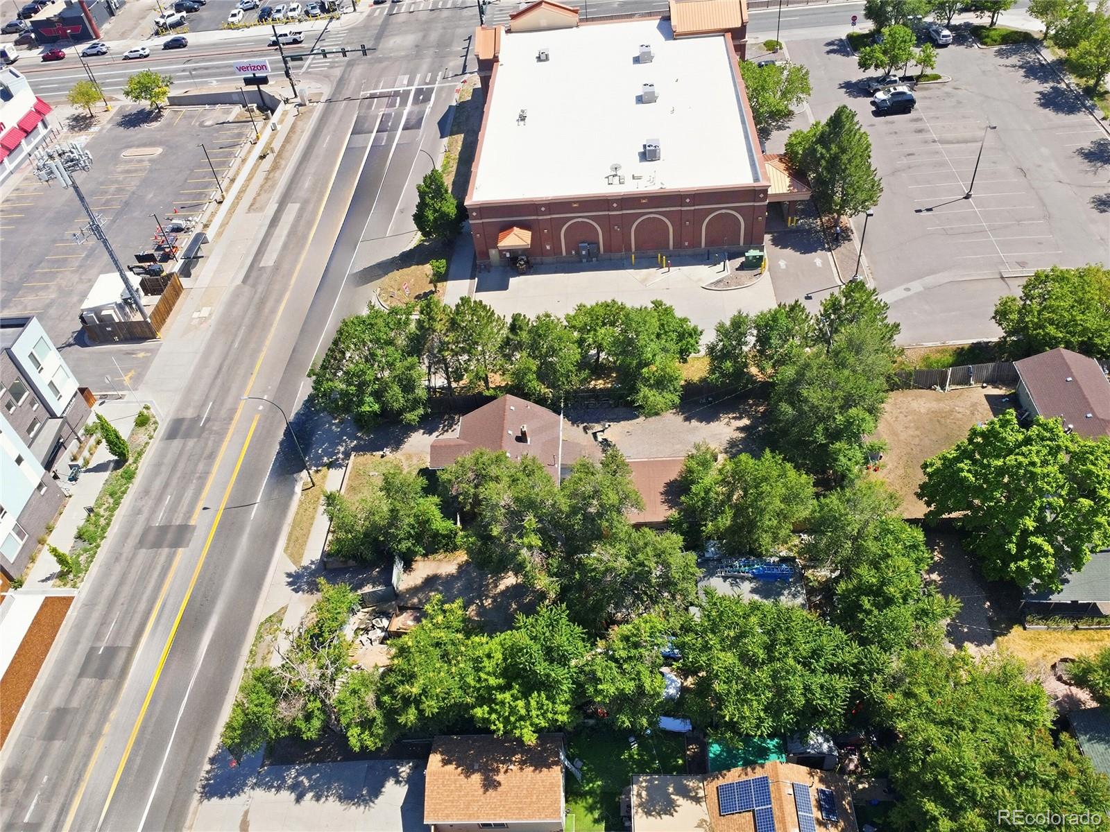 1545-55 N Sheridan Boulevard