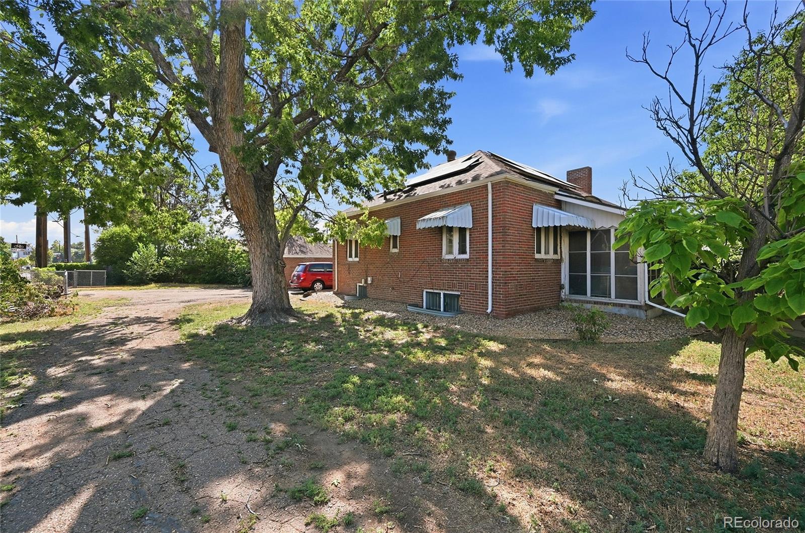 980 Benton Street Unit: 982