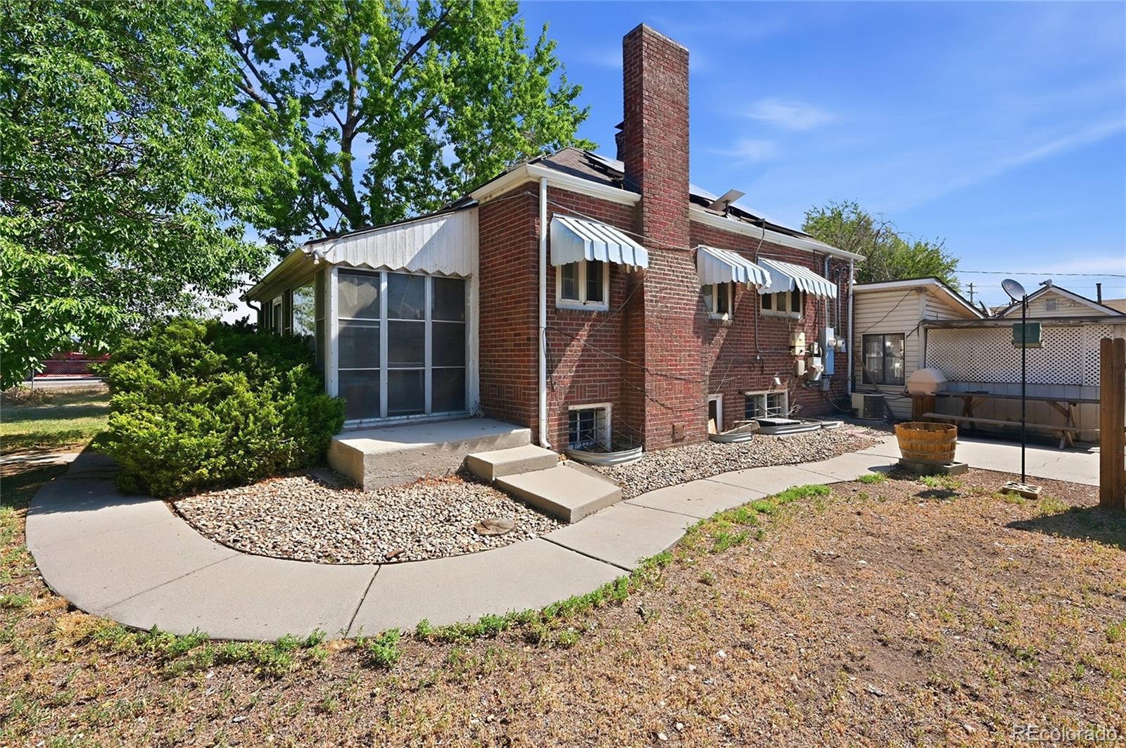 980 Benton Street Unit: 982
