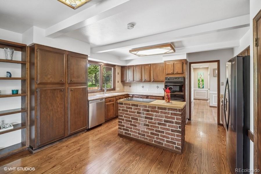 22041 Paradise Circle