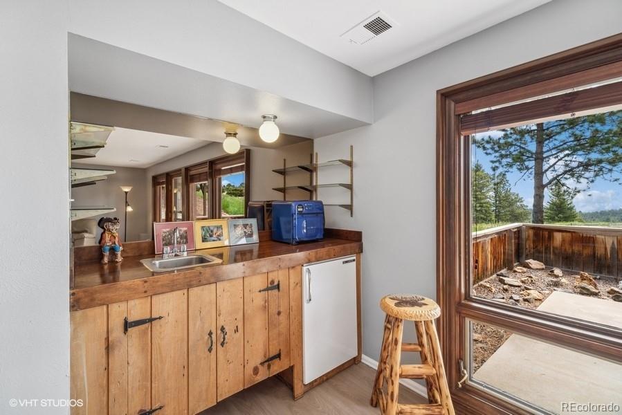 22041 Paradise Circle