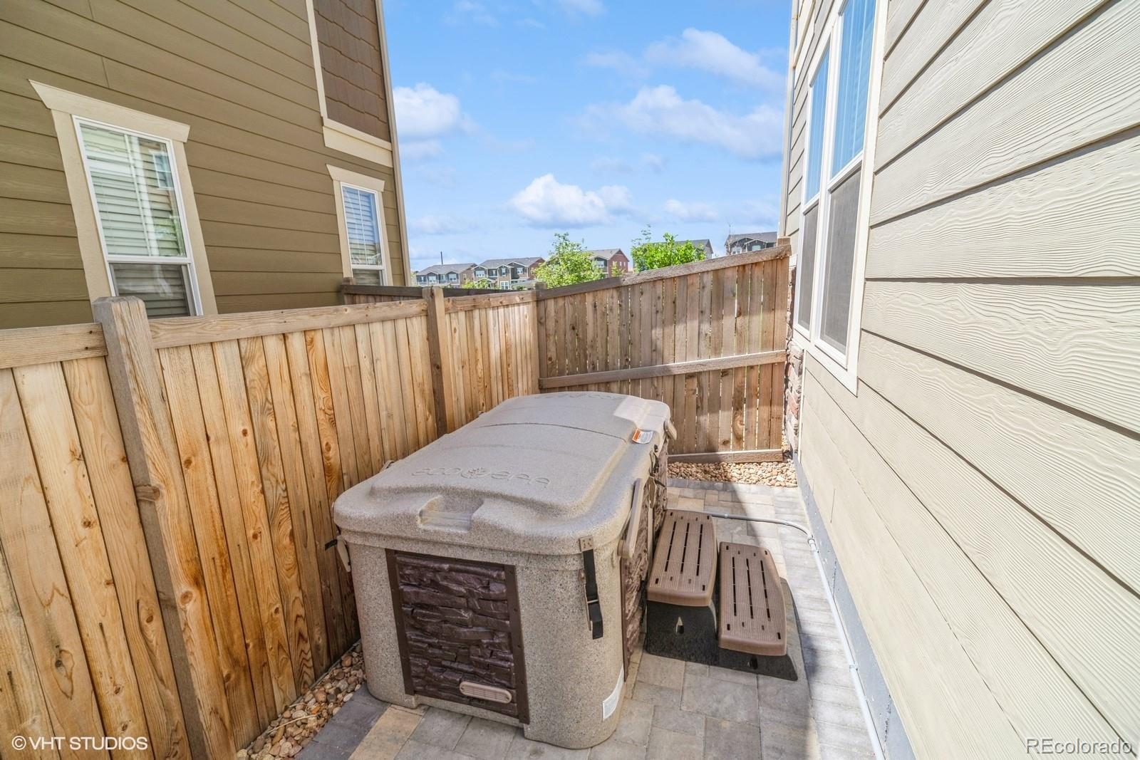 13690 Ash Circle