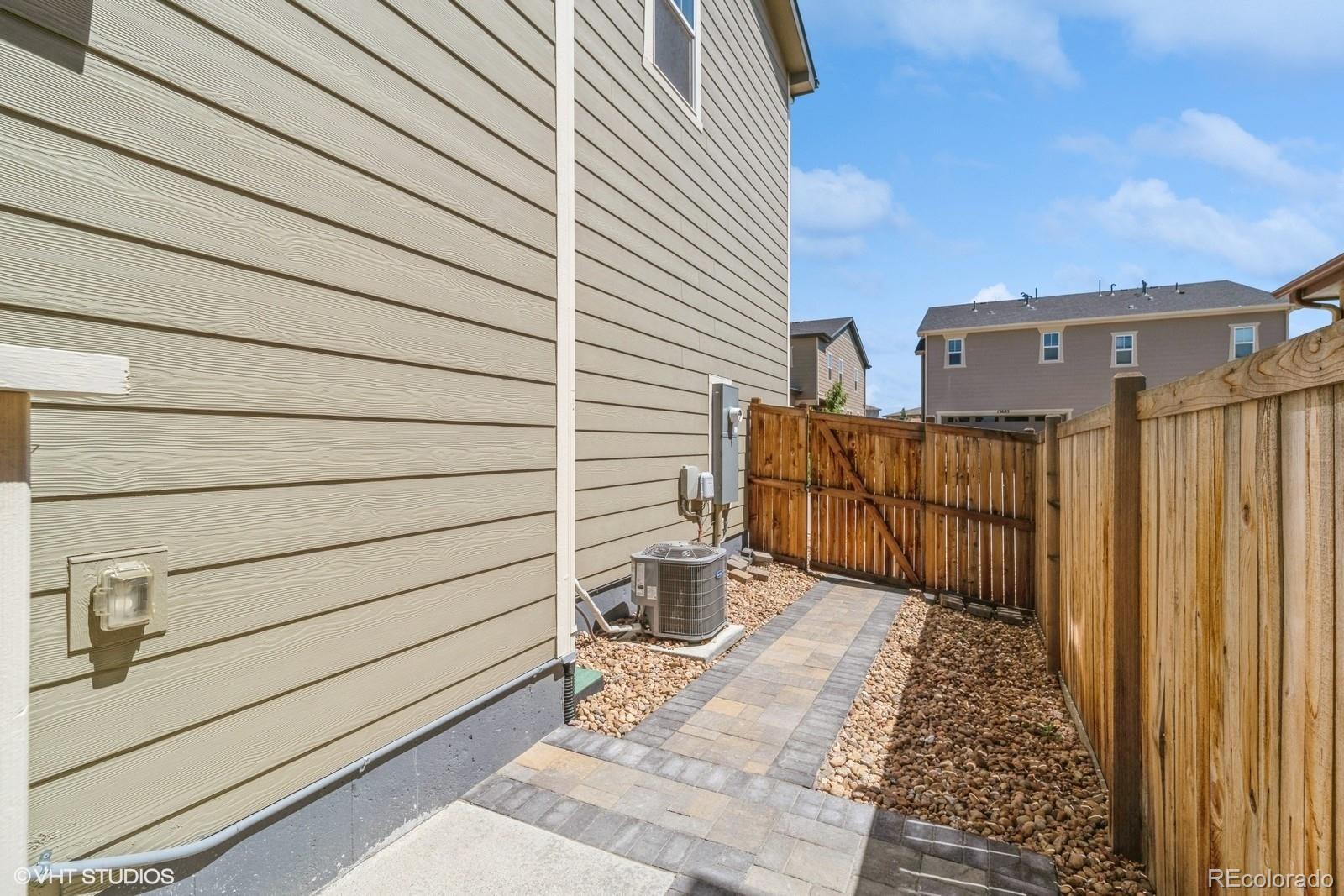13690 Ash Circle