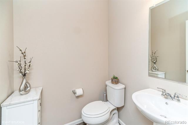 13690 Ash Circle